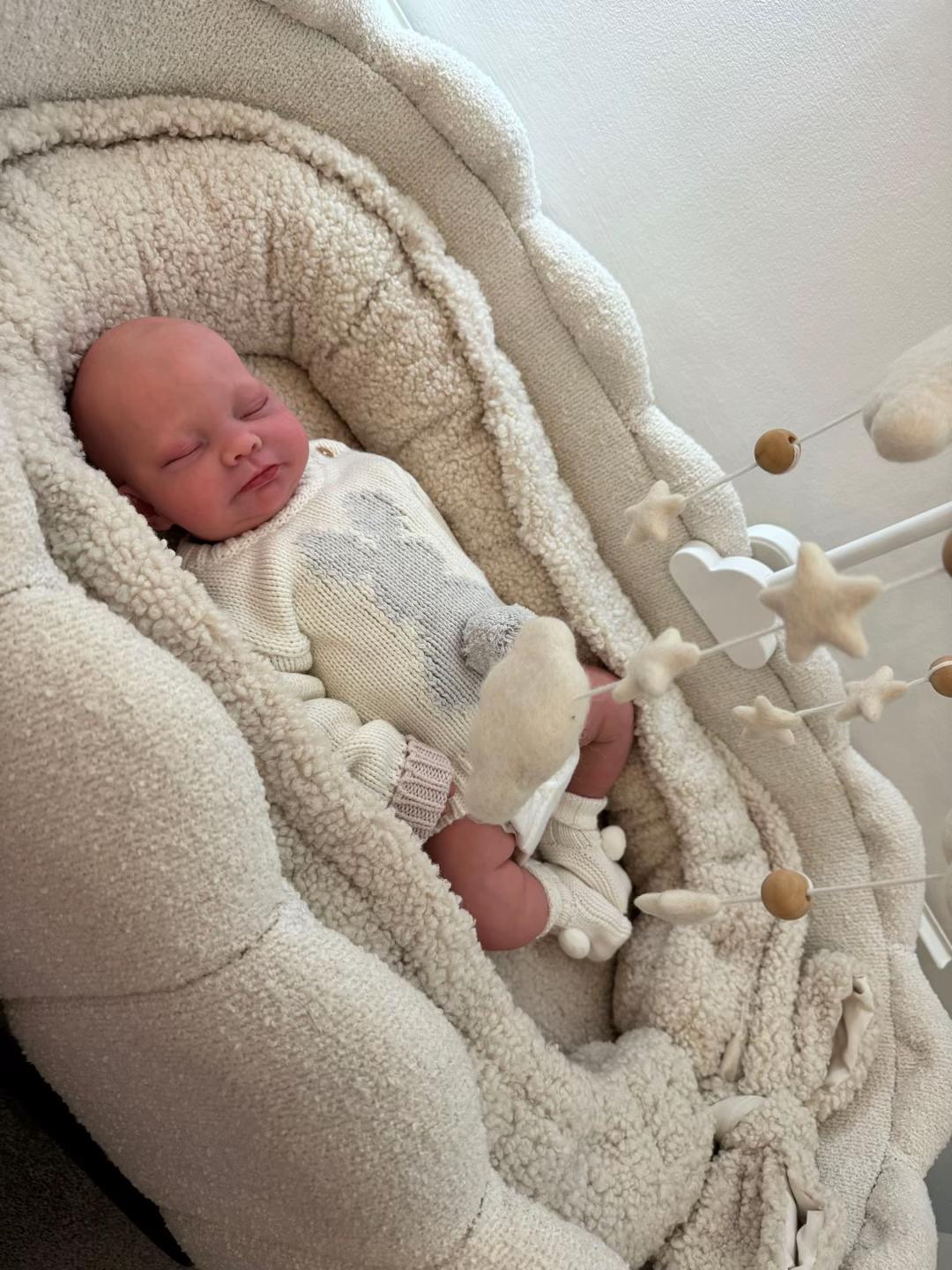 Baby Maya ( Bald edition )