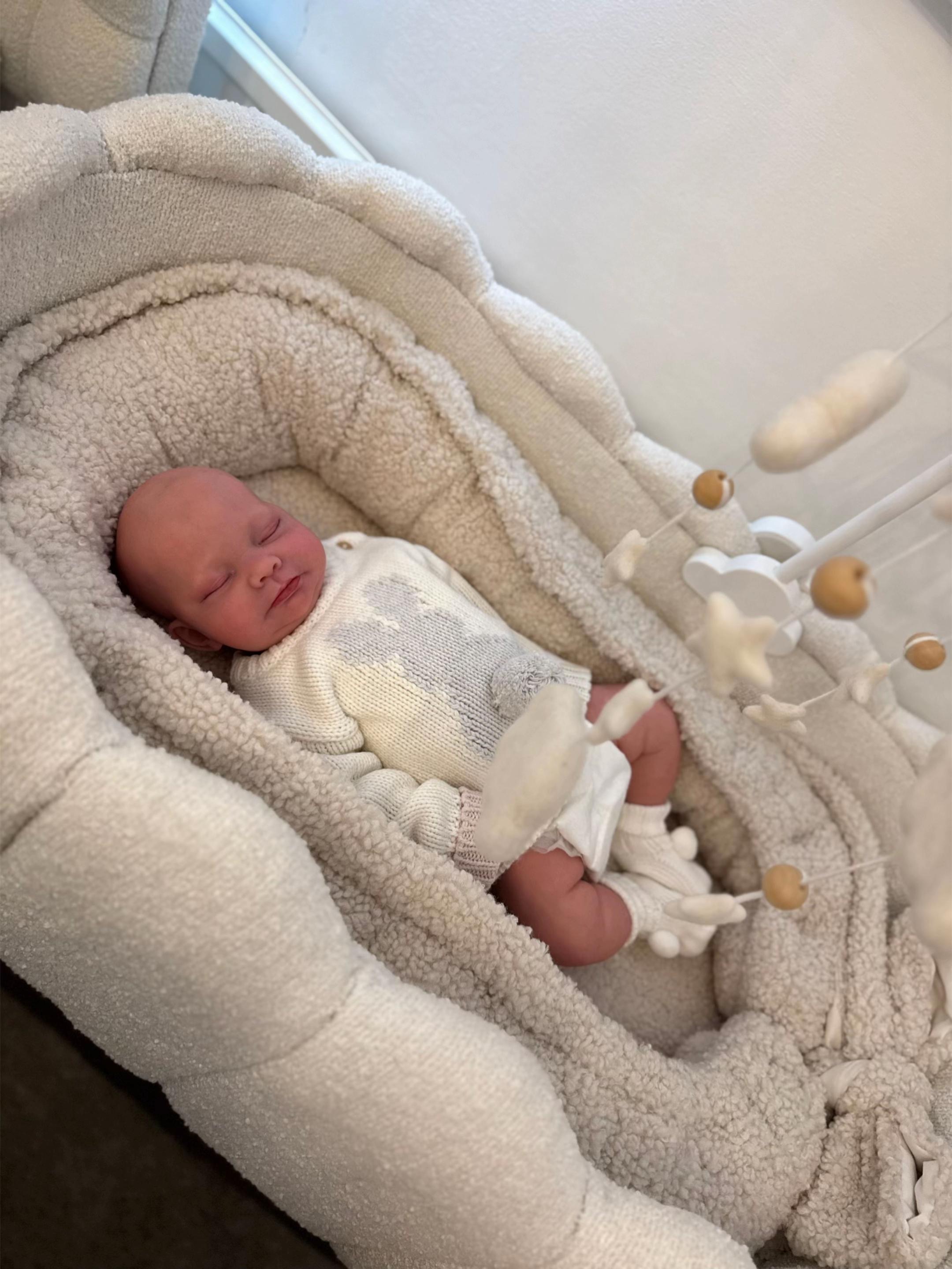 Baby Maya ( Bald edition )
