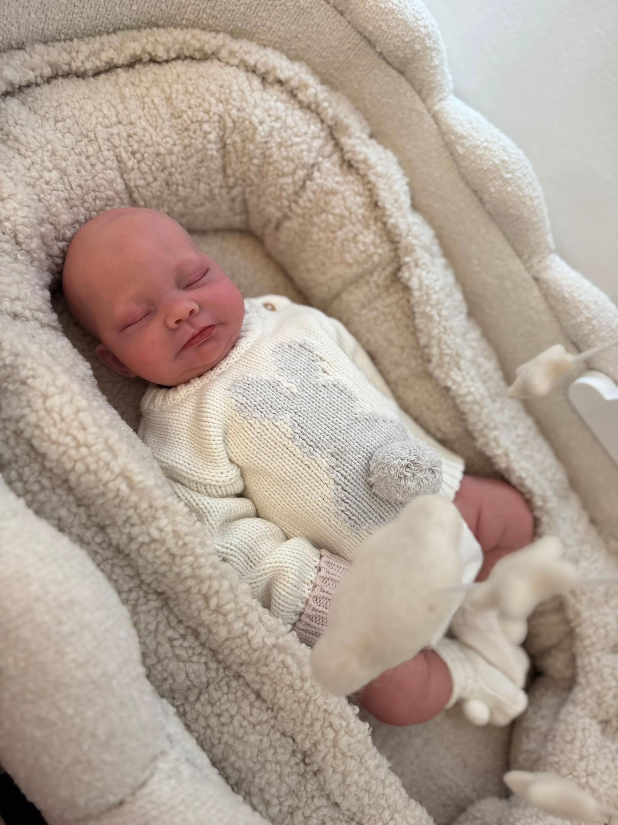 Baby Maya ( Bald edition )